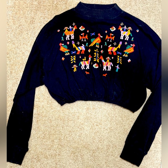 Boutique Cropped Black Aztec Shirt - Picture 3 of 4